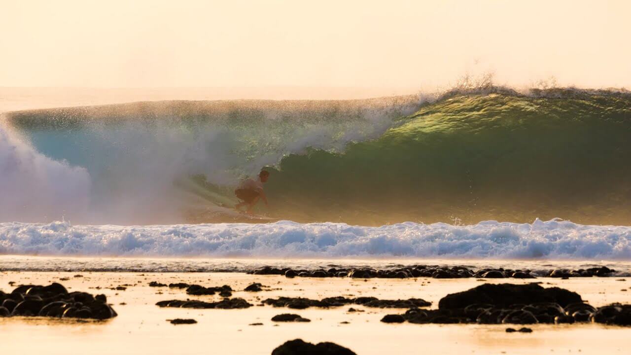 clay-marzo-surf-desert-point-snapt5
